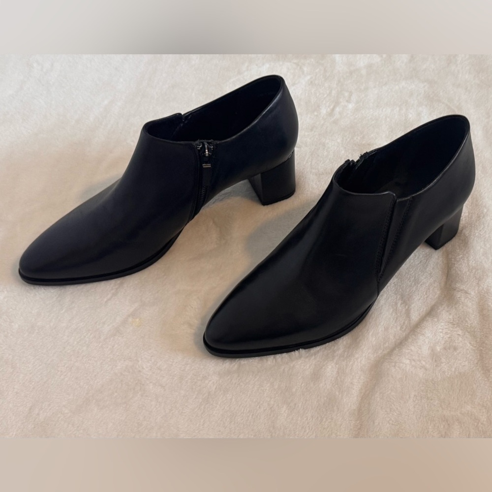 Trotters Size 9 Black Leather Shoe Boots. 2” heel.New condition but Tags removed - Picture 8 of 15